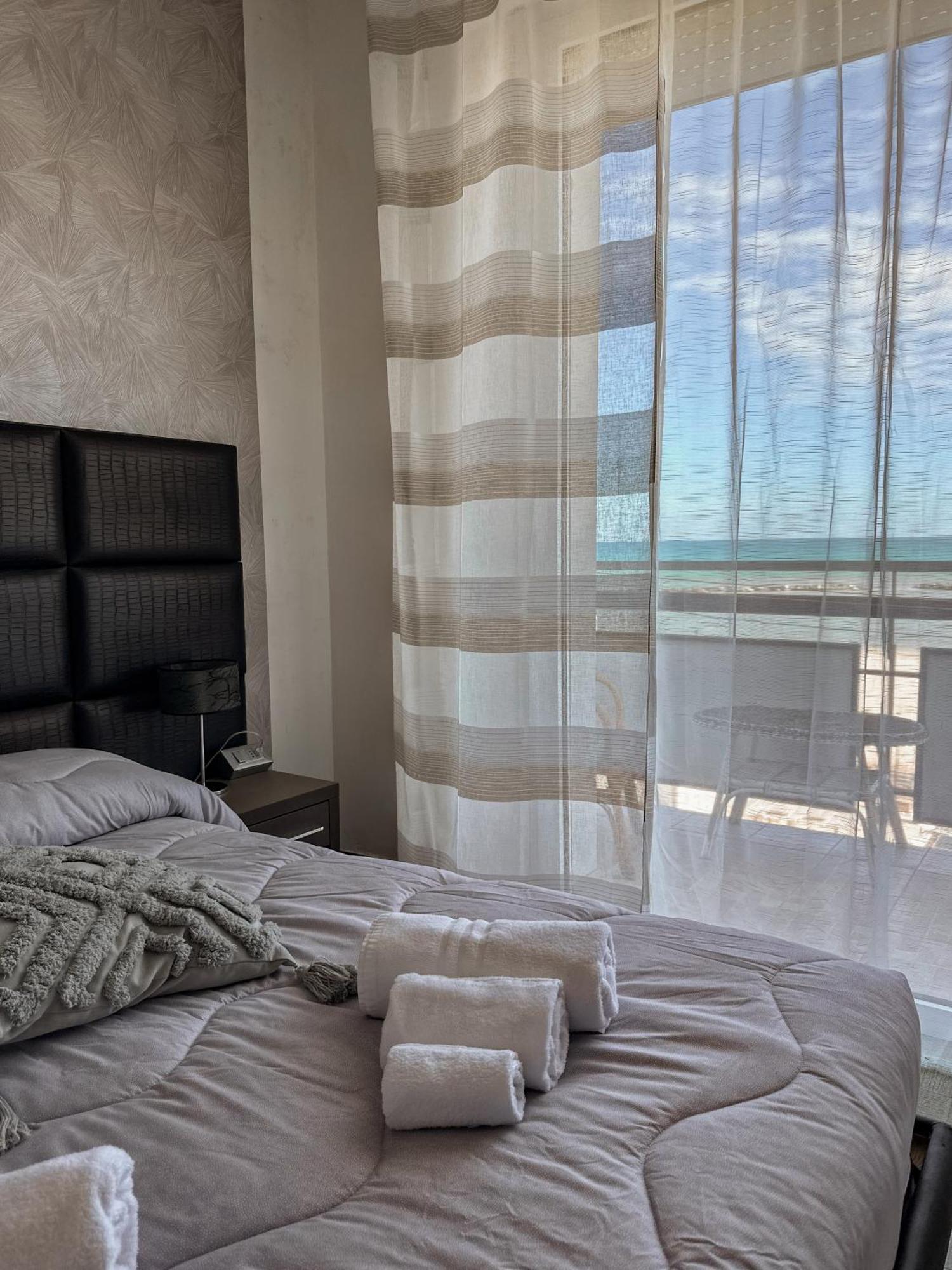 Hotel Re Leone Rimini Exteriör bild
