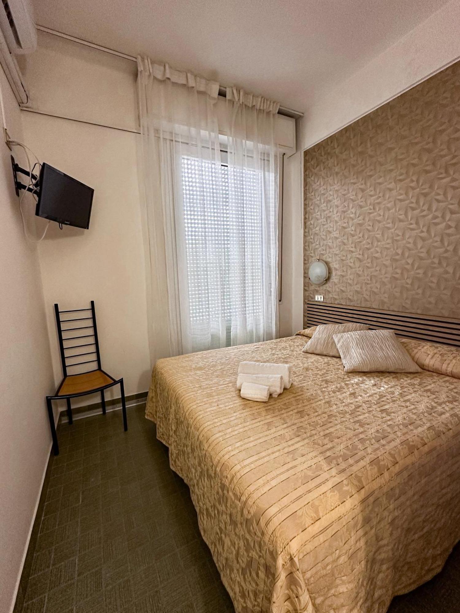 Hotel Re Leone Rimini Exteriör bild
