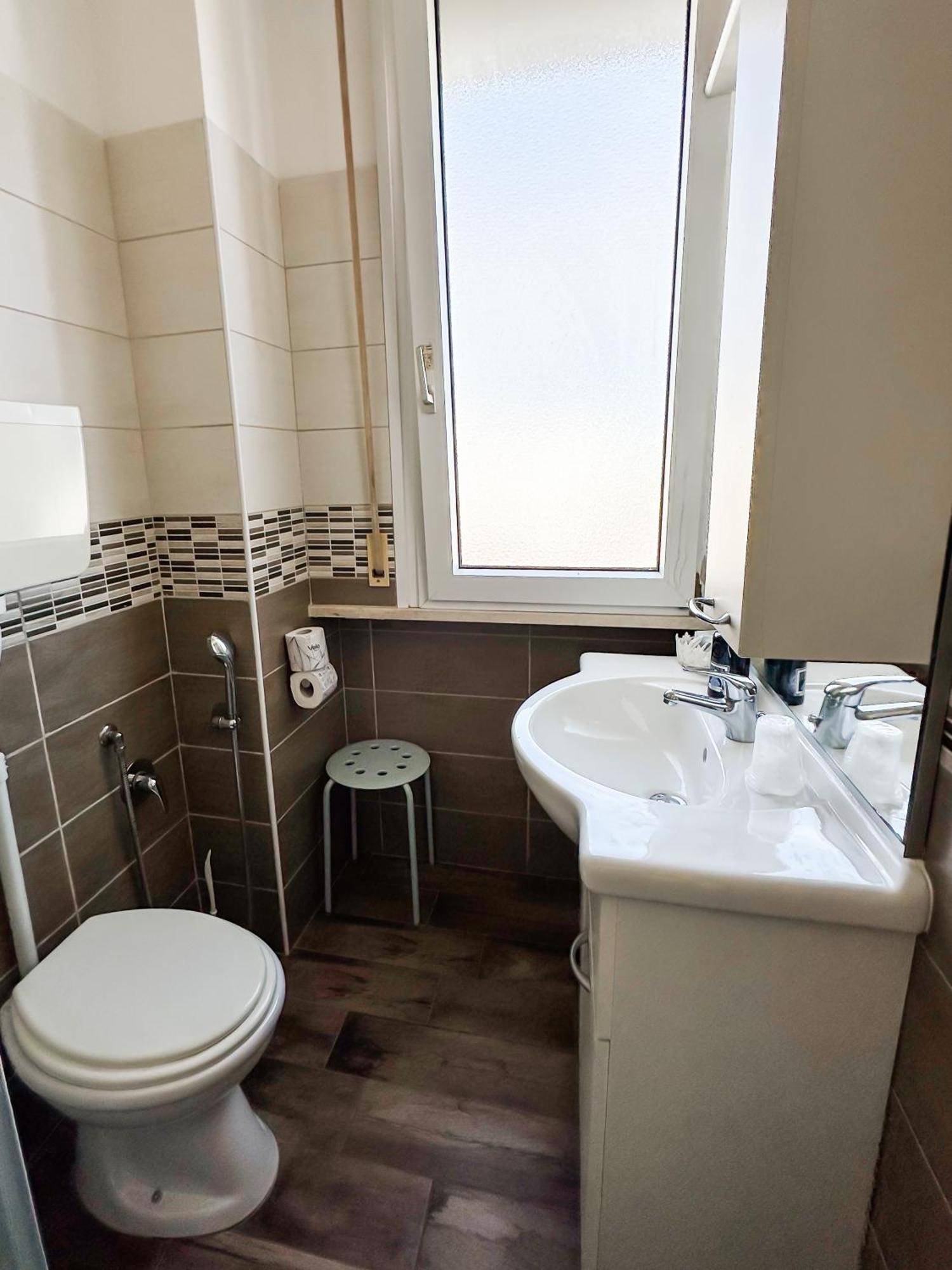 Hotel Re Leone Rimini Exteriör bild