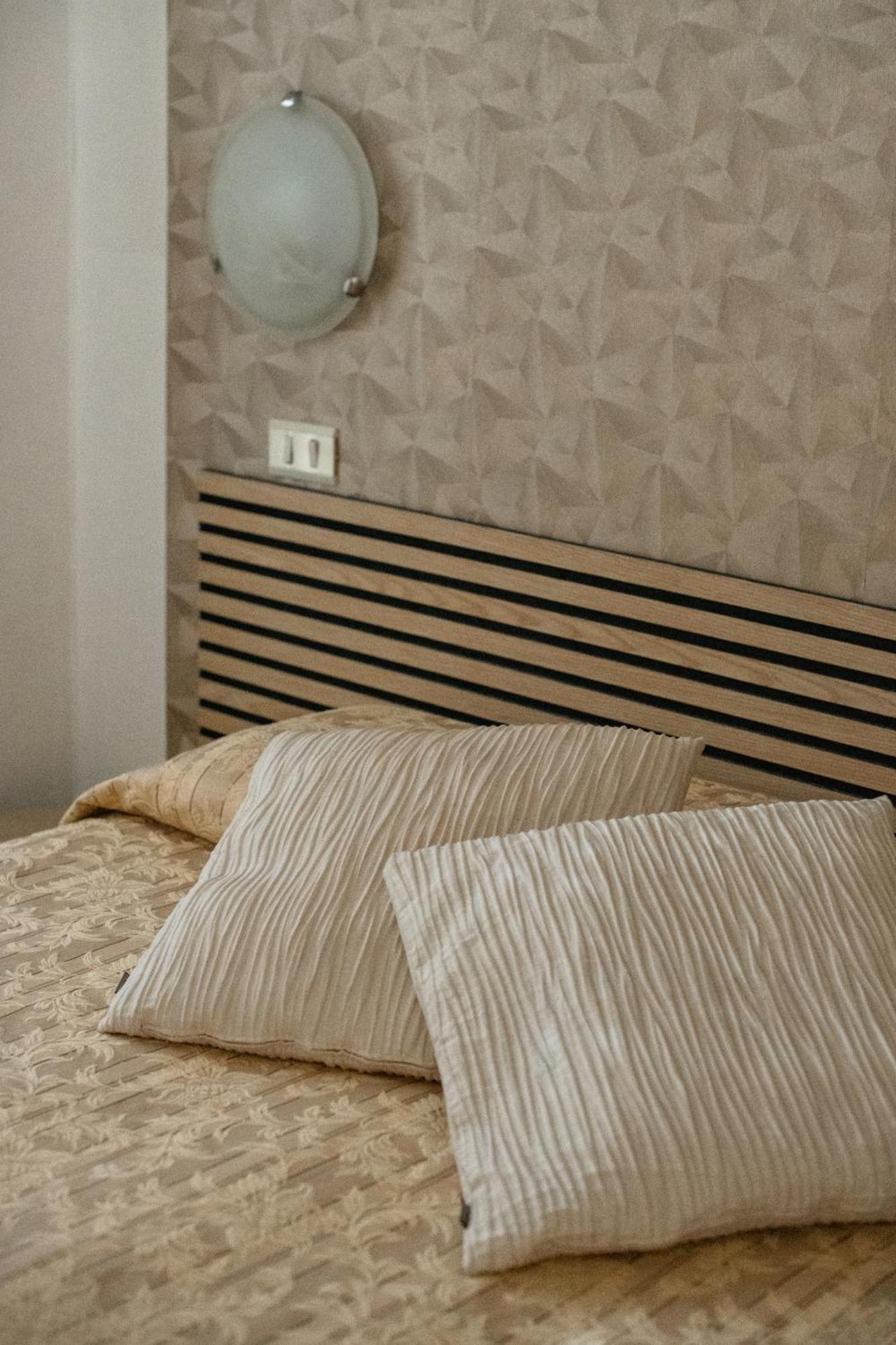Hotel Re Leone Rimini Exteriör bild