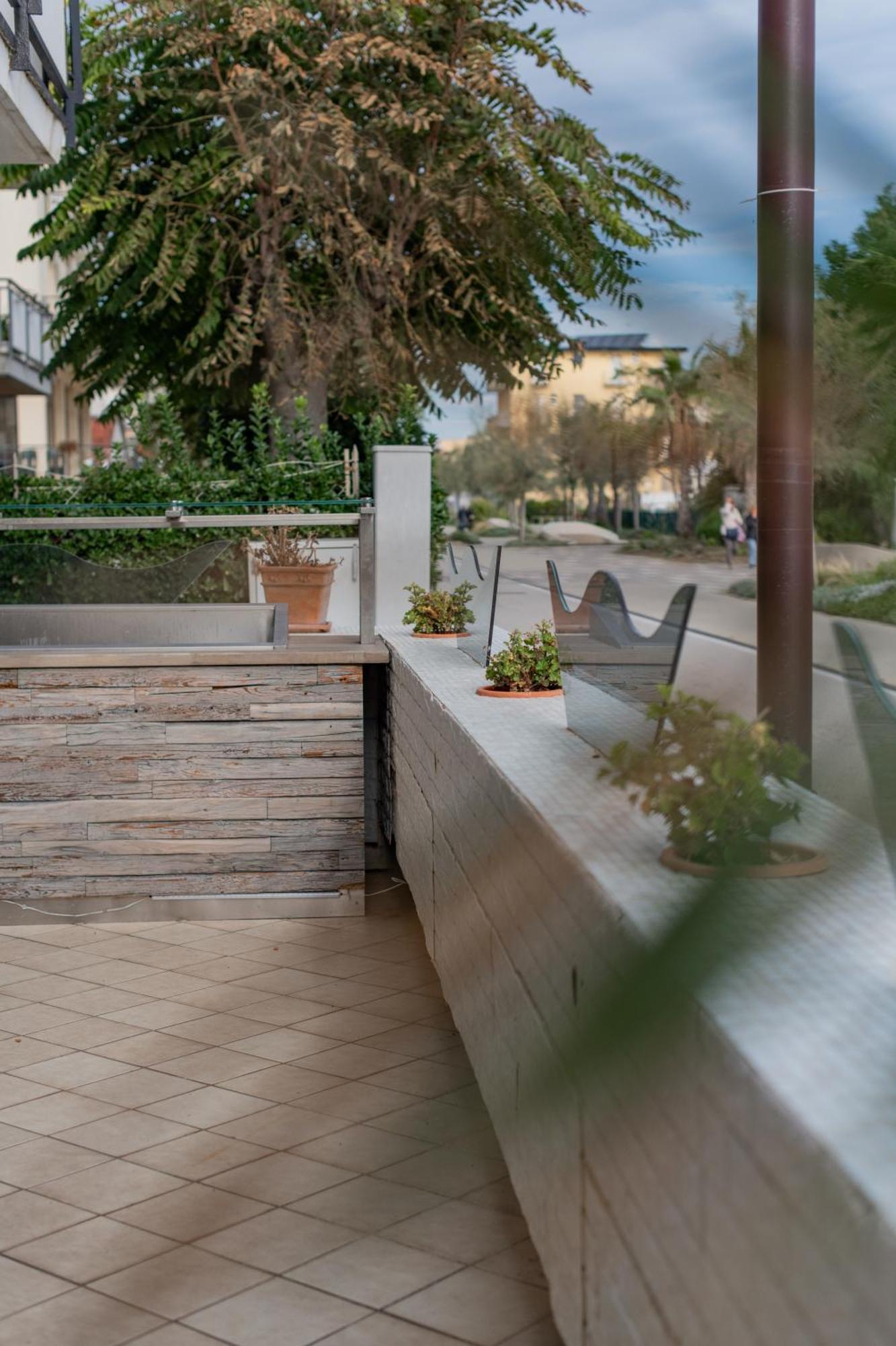 Hotel Re Leone Rimini Exteriör bild