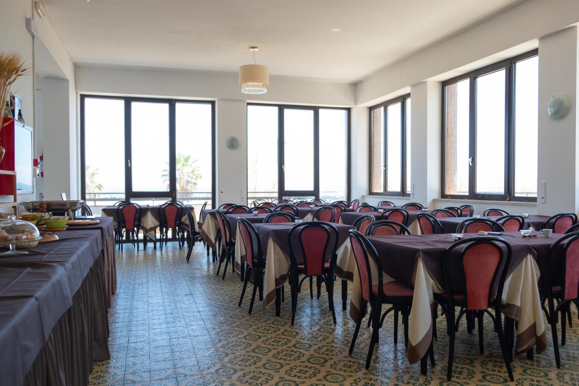 Hotel Re Leone Rimini Exteriör bild