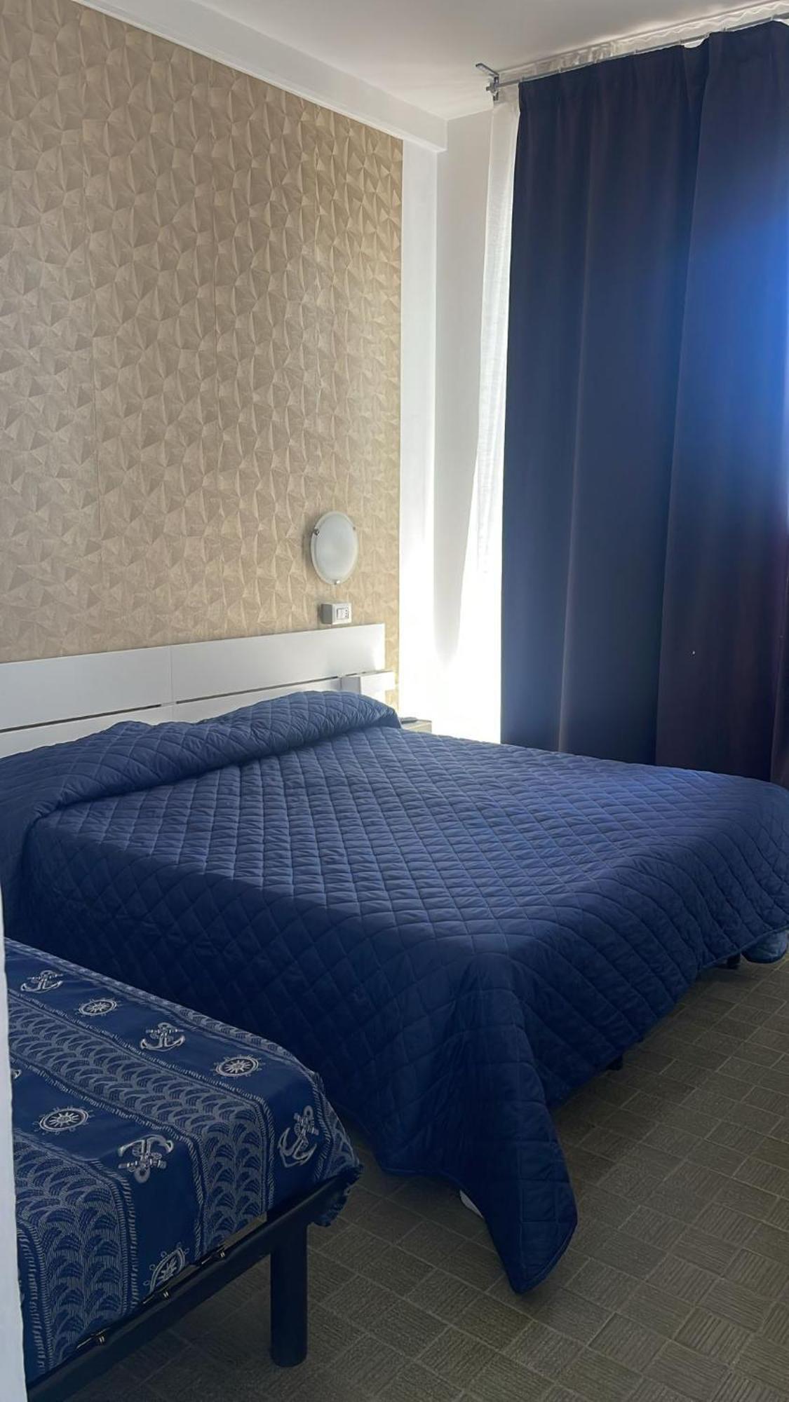 Hotel Re Leone Rimini Exteriör bild